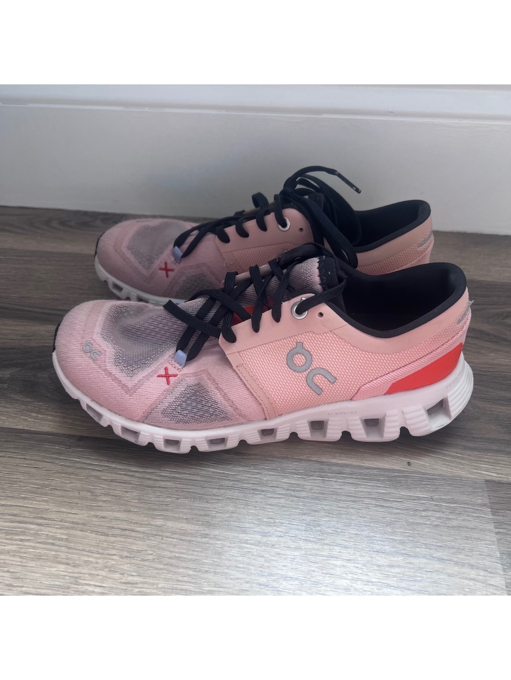 On Cloud  Women's Size 6.5